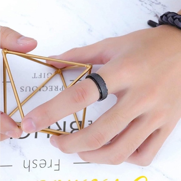 Black Glitter Titanium Ion Stainless Steel Fidget Spinner Ring, Size 8 - Picture 9 of 13